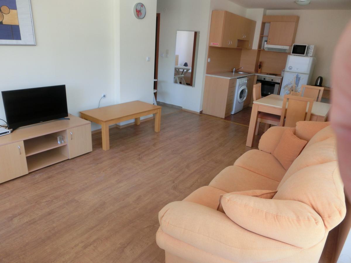 Sea View Panorama Apartment On Complex With Pools And Beach, Sveti Vlas Esterno foto