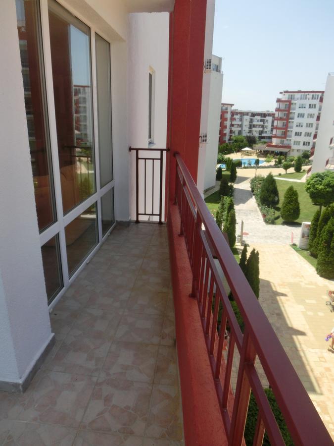 Sea View Panorama Apartment On Complex With Pools And Beach, Sveti Vlas Esterno foto
