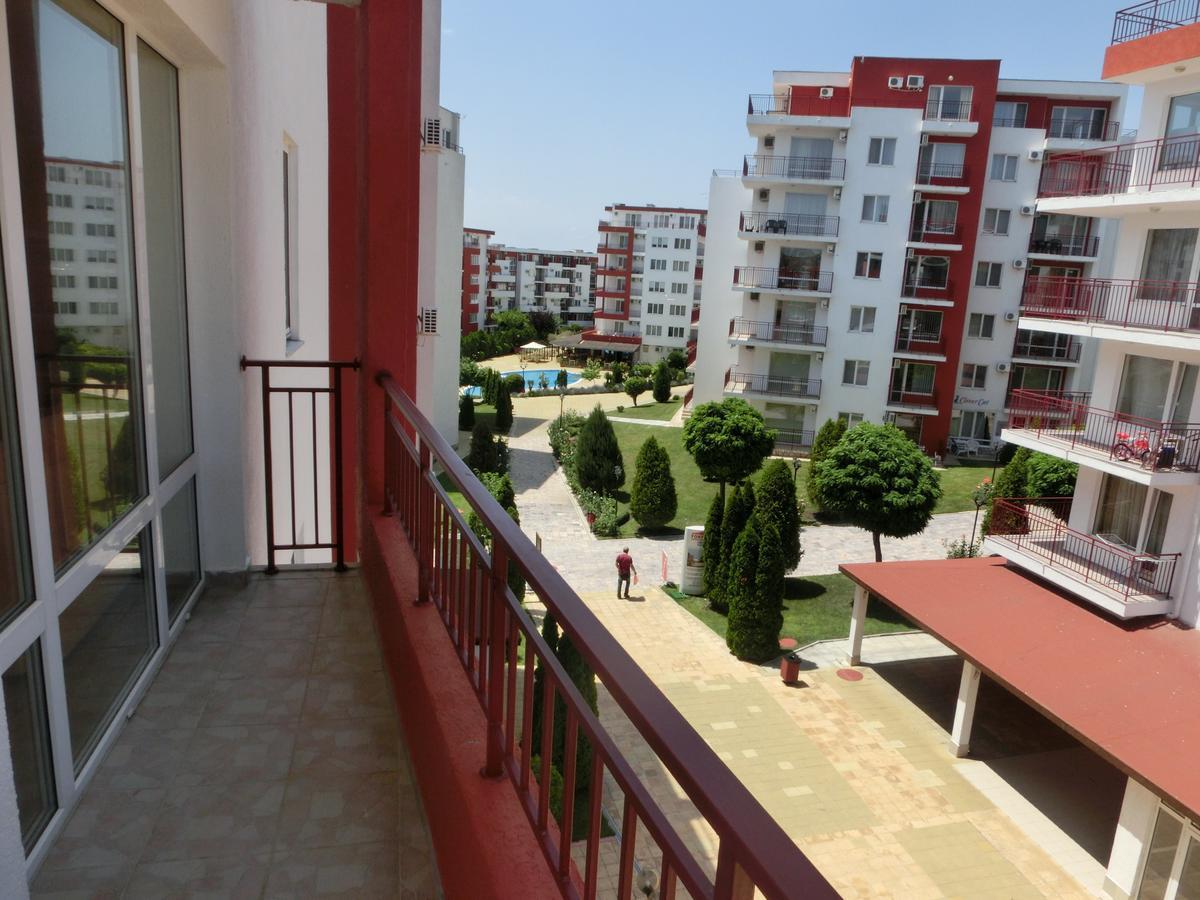 Sea View Panorama Apartment On Complex With Pools And Beach, Sveti Vlas Esterno foto